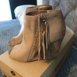 Peep toe wedge fringe booties